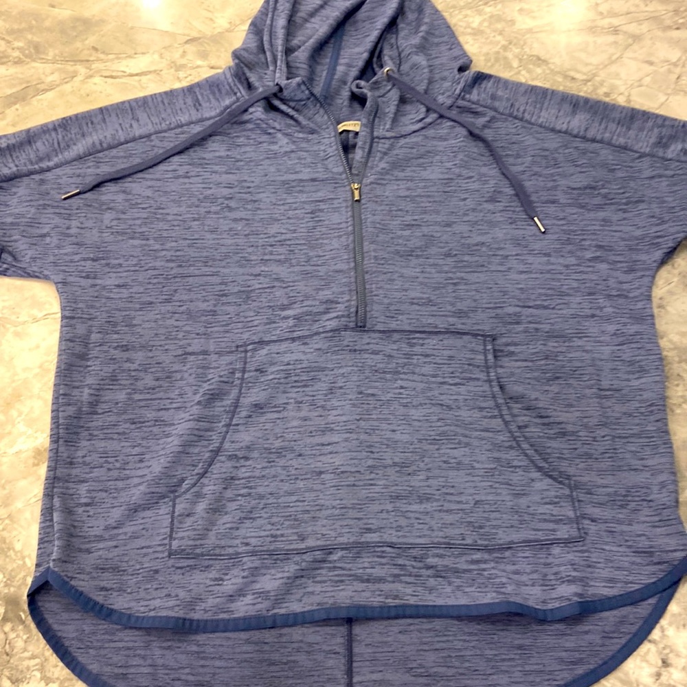 Athleta 1/2 zip short sleeve pullover!